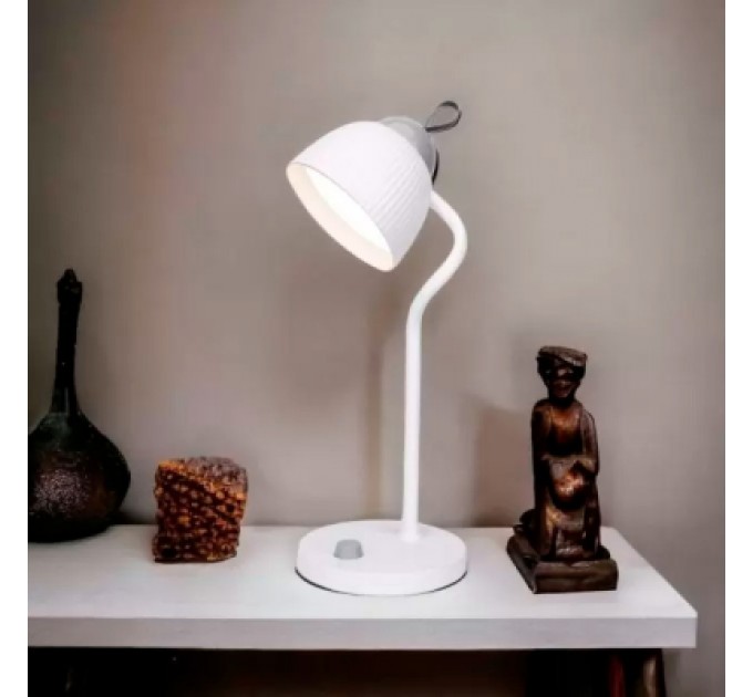 Quantum Настільна лампа Quantum SORENTO LED з USB (QM-TL1020)