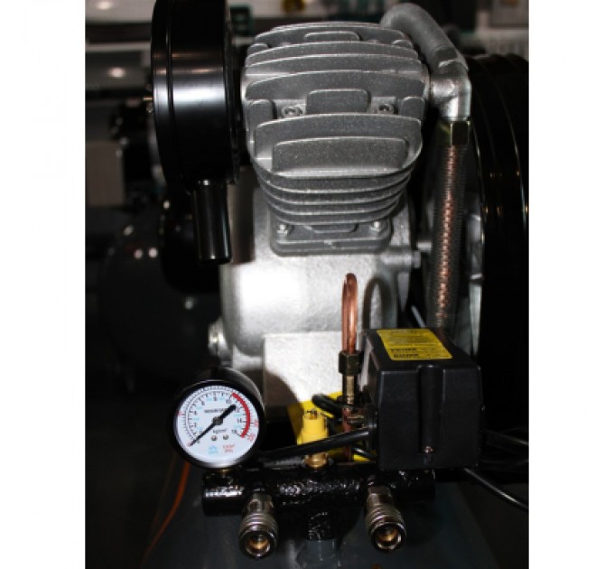 GTM Компресор GTM 100л, 440/320л/хв, 2,2кВт, 10бар, 220В, 2 циліндри V-под. (KCJ2070-100L)