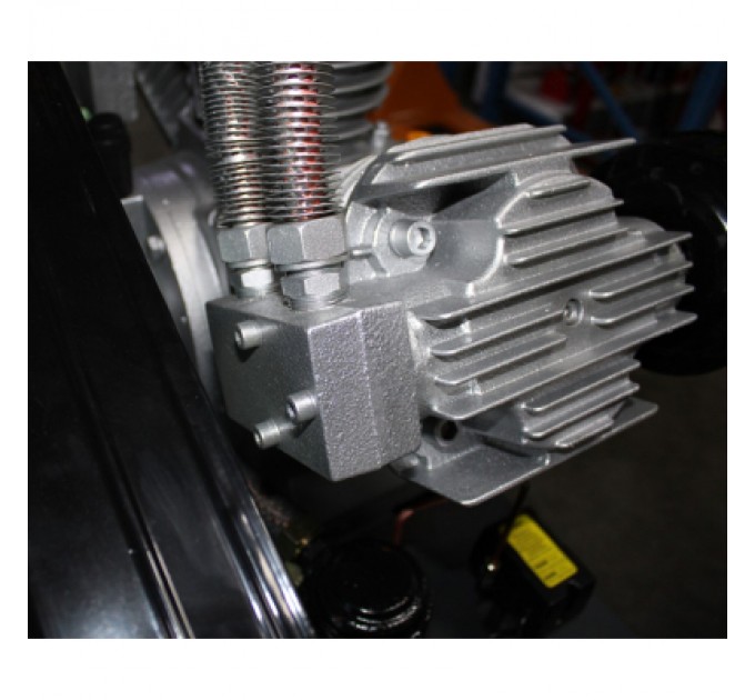 GTM Компресор GTM 300л, 2800/2000л/хв, 15кВт, 10бар, 380В, 3 циліндри V-под. (KCJ3120-300L)